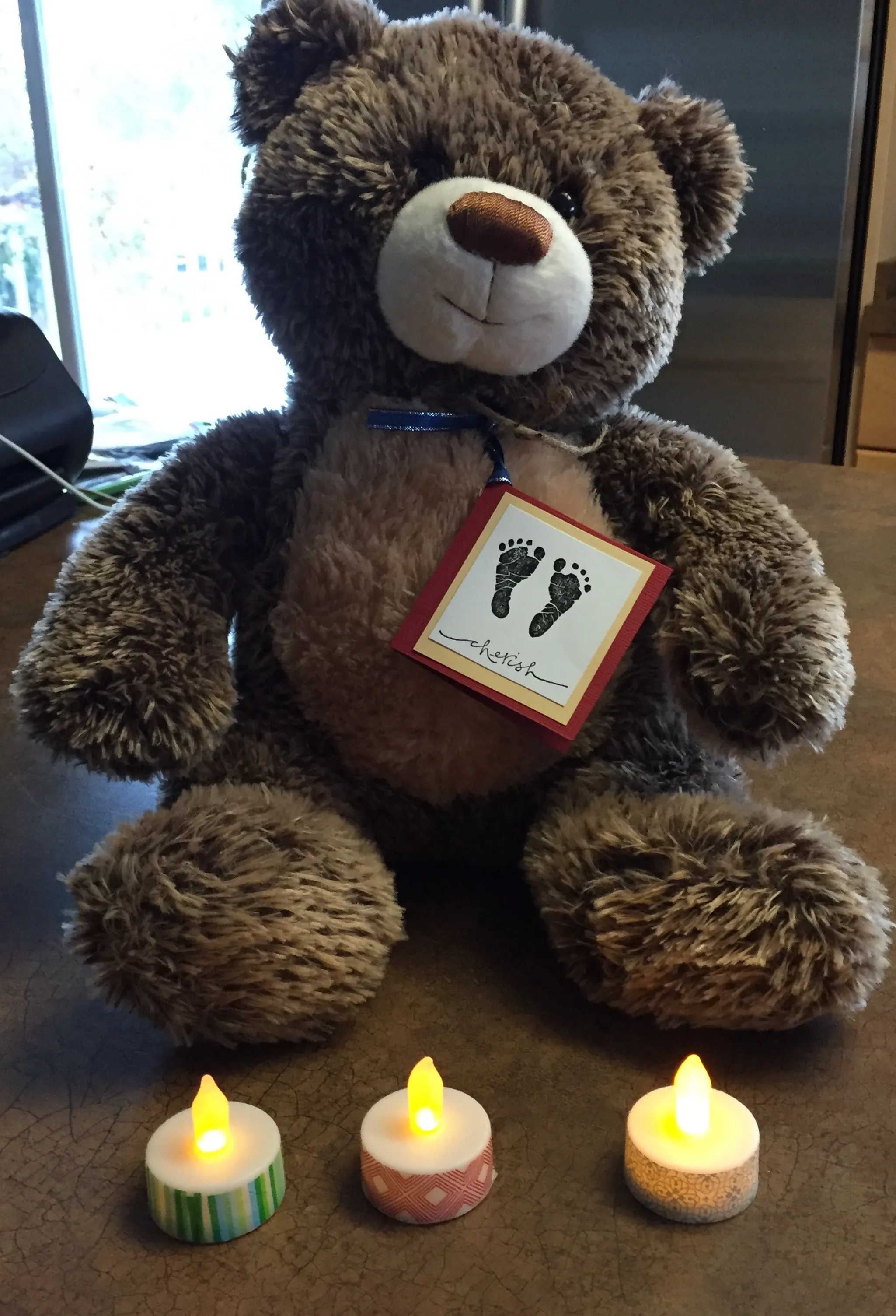 Single brown teddy bear